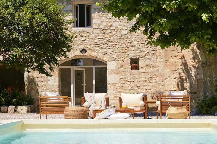 Location de vacances pour 10 personnes, avec terrasse et jardin, adapté aux familles à Paradou - 2