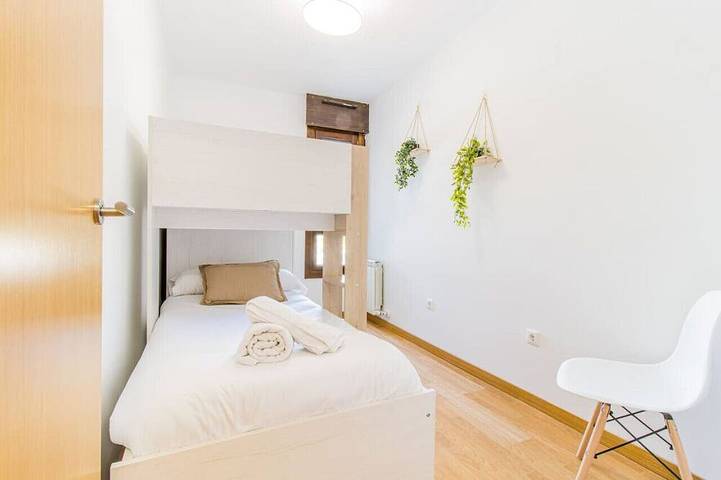 Appartement entier, Penthouse Pyrinees Terrace Parking & Storage in Sabiñánigo, Pyrénées Aragonaises