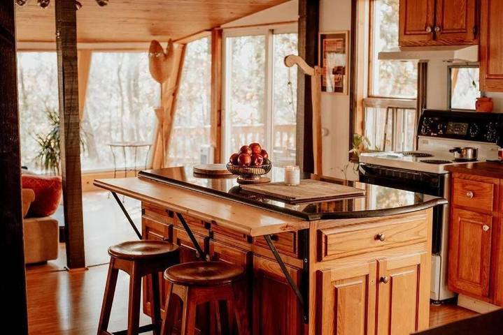 Gîte pour 7 personnes, avec balcon ainsi que vue et jardin dans Saint-Laurent-de-l'Île-d'Orléans - 4