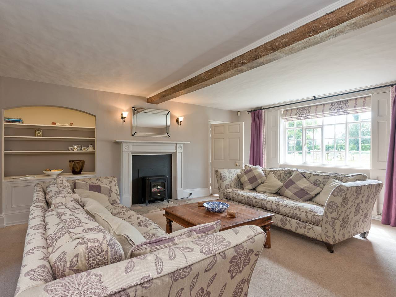 Cravens Manor in Waveney District, Sunrise Coast