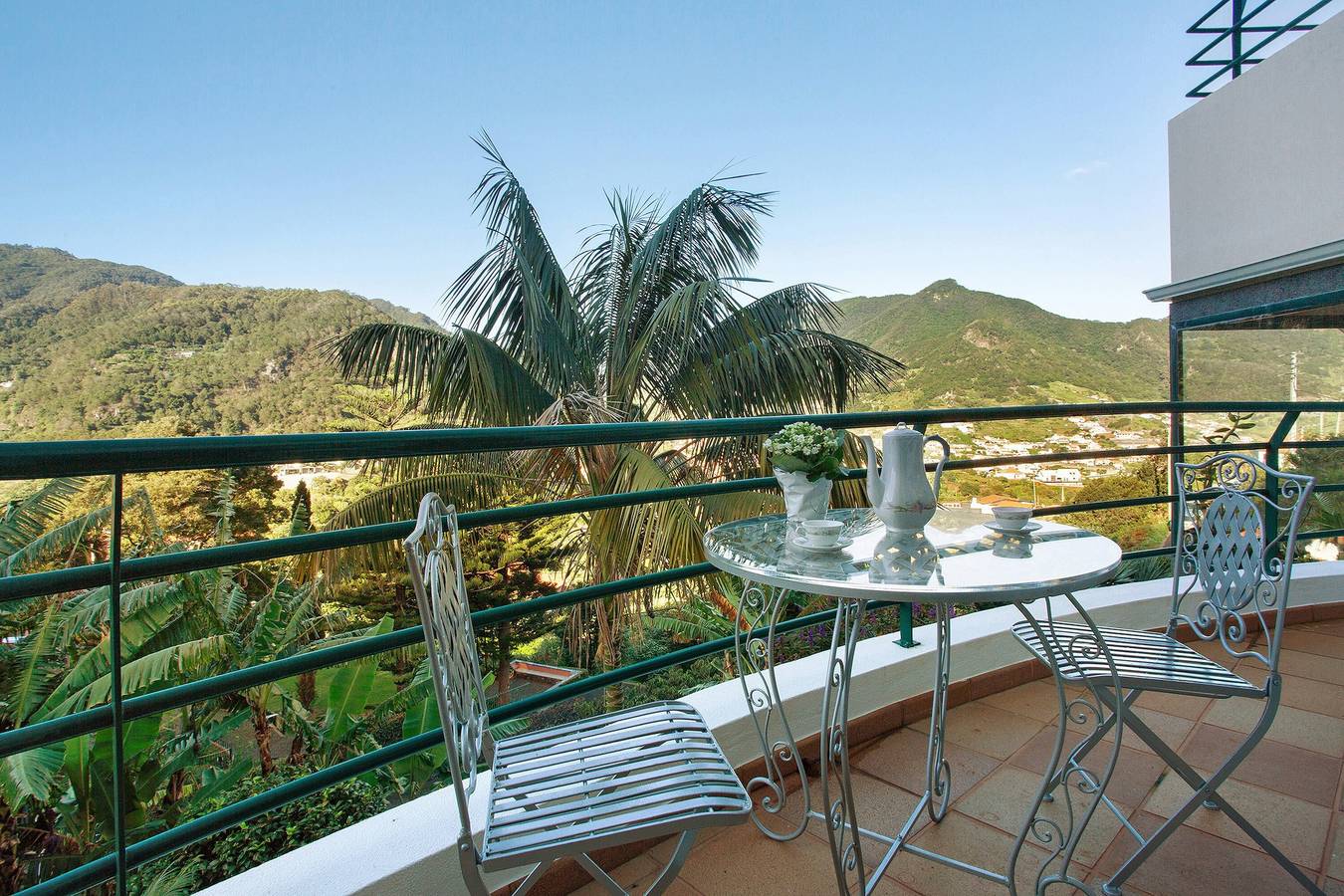 Casa de Férias 'Traveller's House' com Vista para a Montanha, Piscina Partilhada e Wi-Fi in Machico, Madeira
