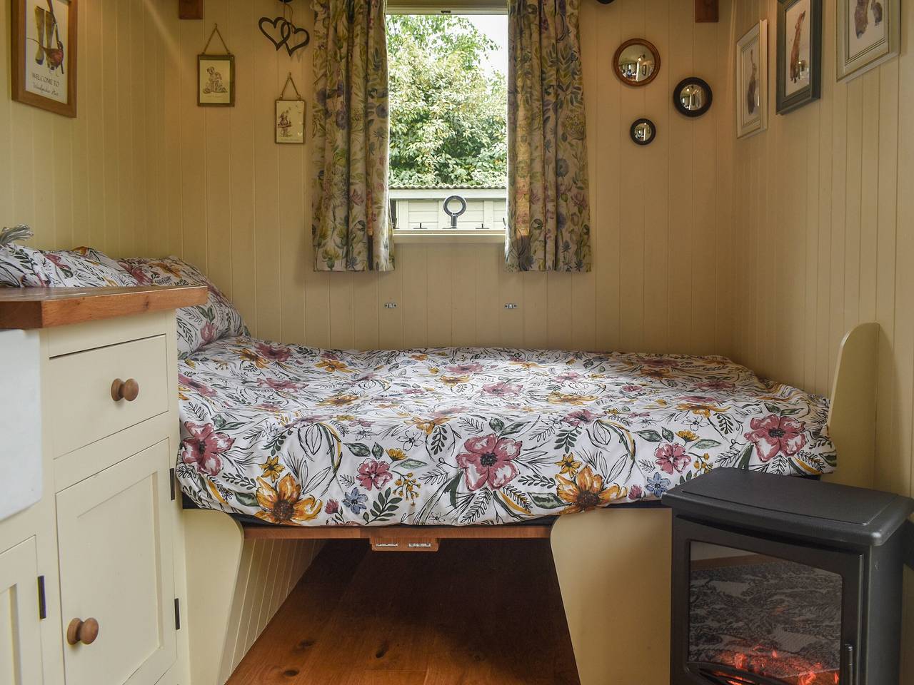 Shepard's Hut in Stroud, Gloucestershire