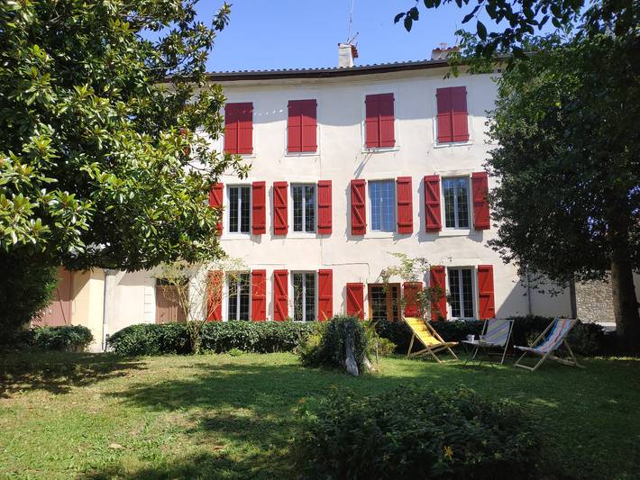 Gîte pour 7 personnes, avec jardin à Aspet