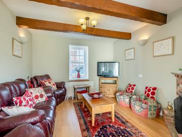 Holiday Rental for 7 People in Caister-on-Sea, Great Yarmouth, Photo 2