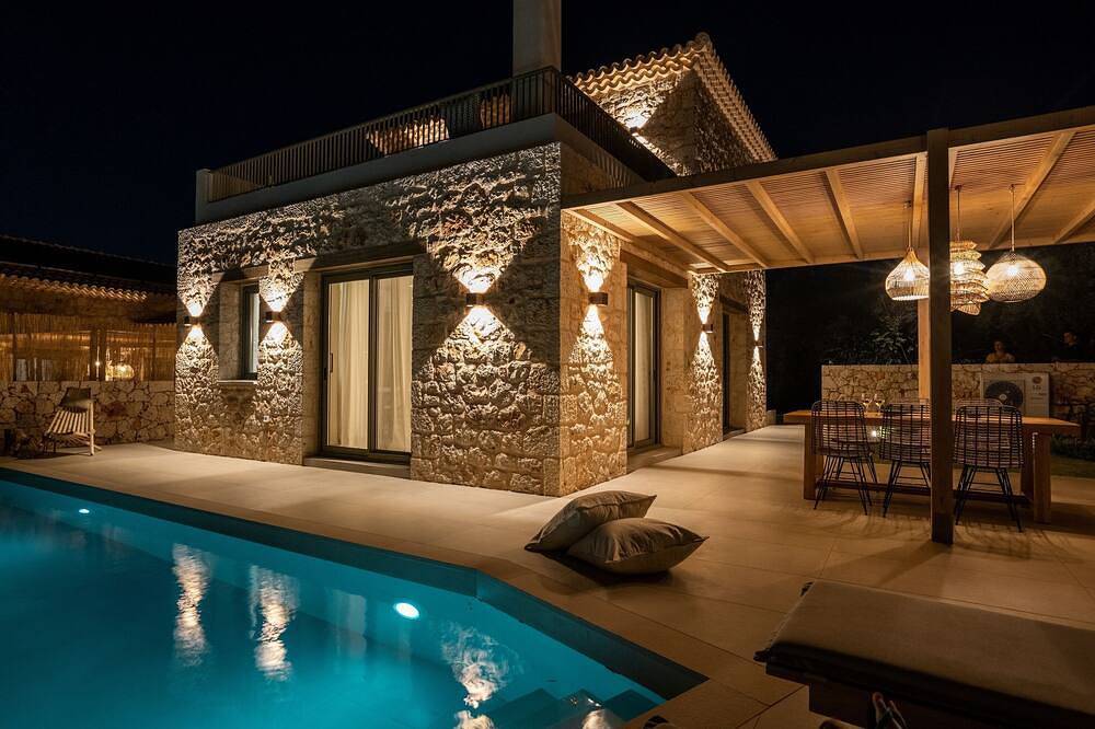 Papadria Villas as featured in The Times - Modern Luxury Getaway nr Kathisma in Griechenland