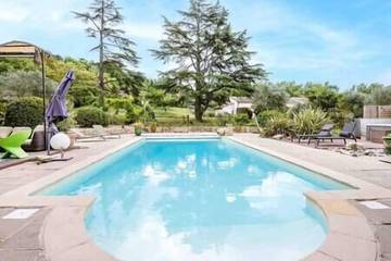 Gîte pour 8 personnes, avec jacuzzi à Montmeyran