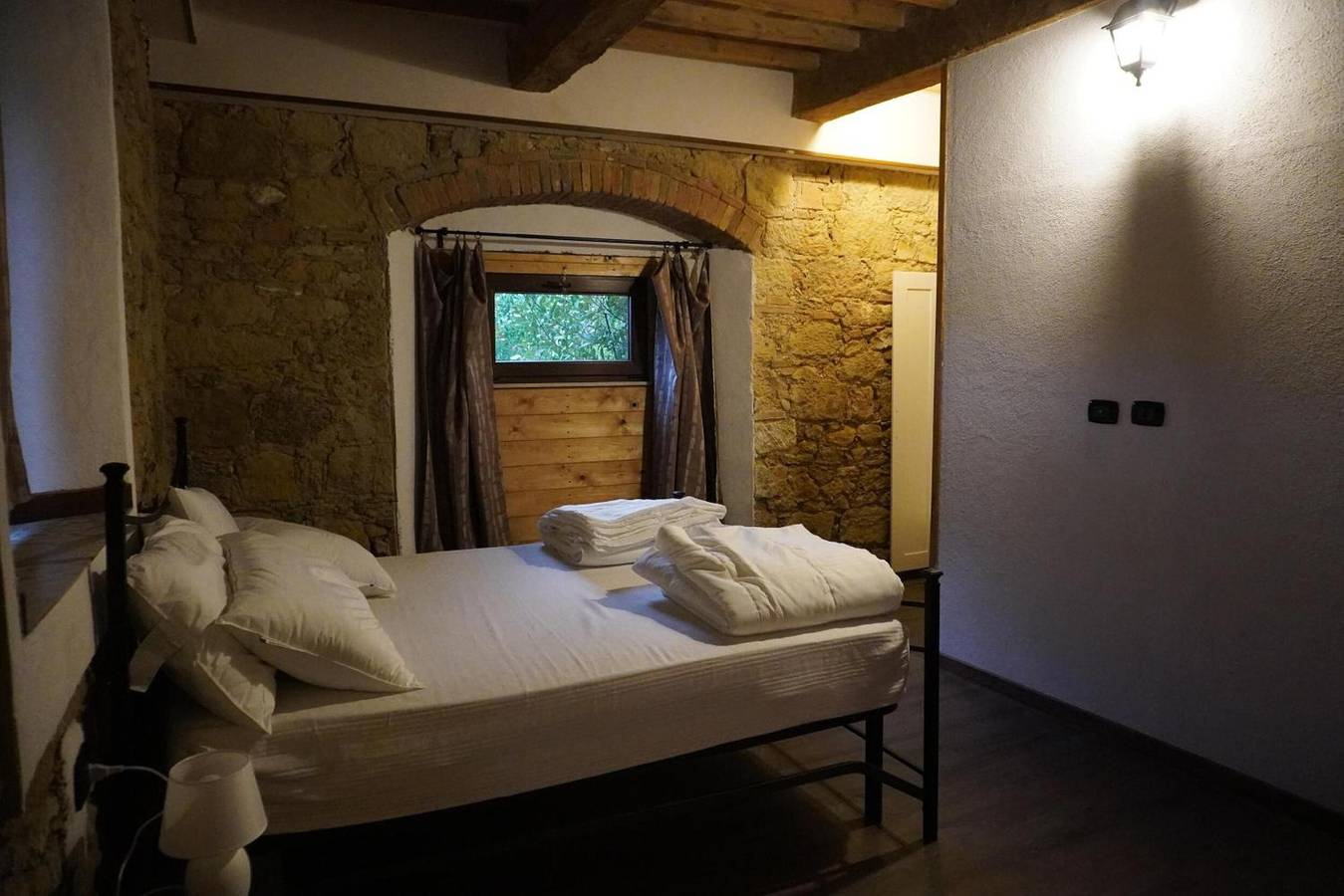 Ολόκληρο το διαμέρισμα, Apartment 'In Casale Toscano' with Private Garden, Wi-Fi and Air Conditioning in Livorno, Etruscan Coast