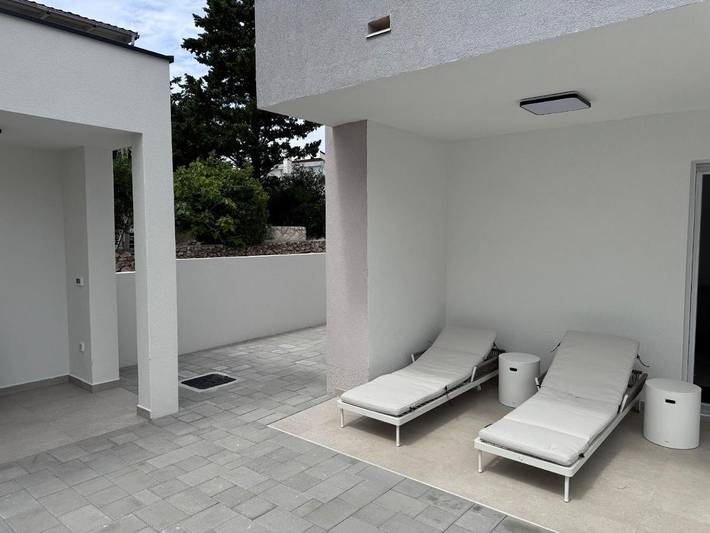 Villa für 6 Personen, mit Ausblick und Terrasse sowie Pool, mit Haustier in Povljana - 4