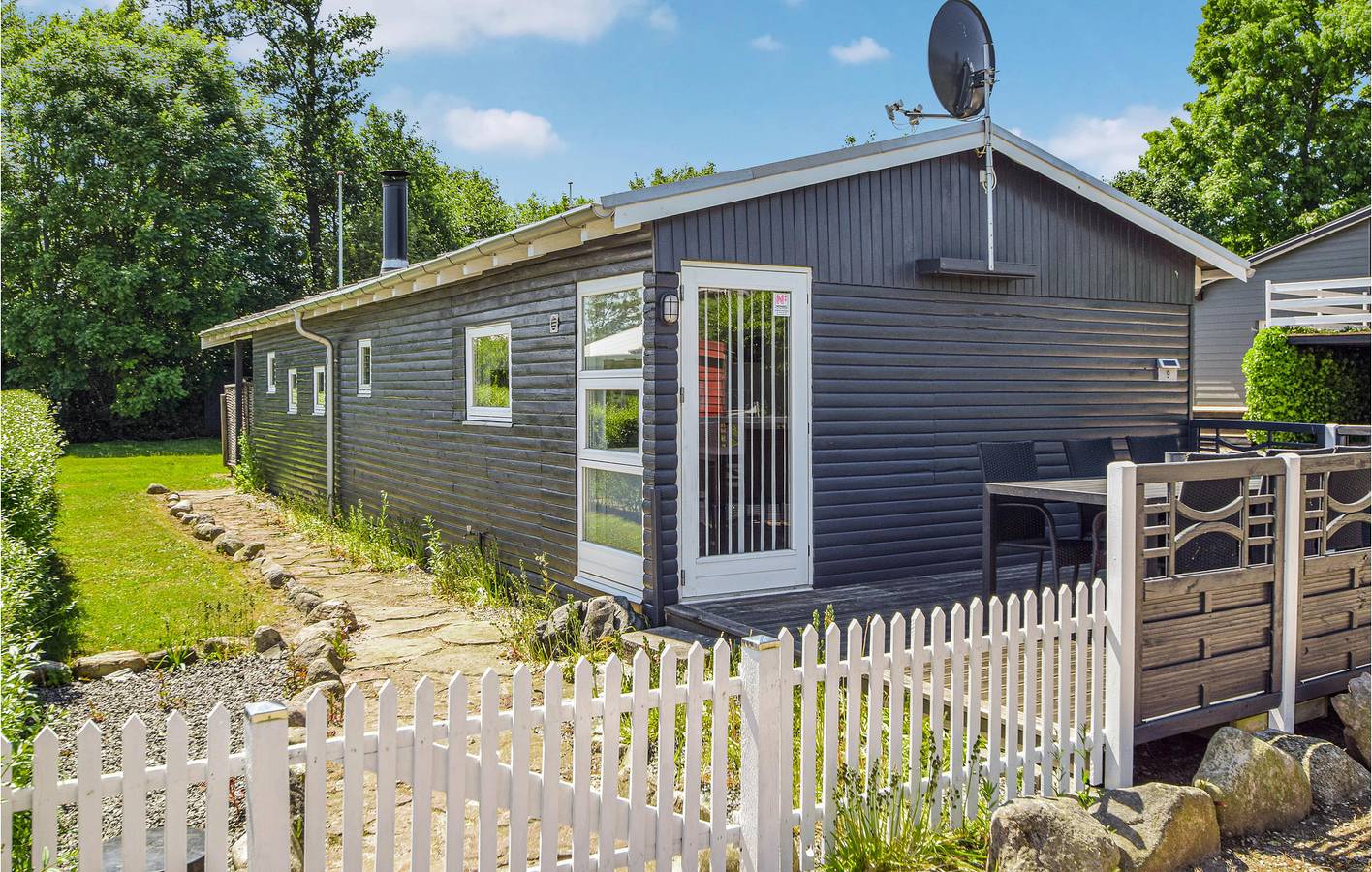 Vacation house for 6 people with yard in Bjert, Little Belt