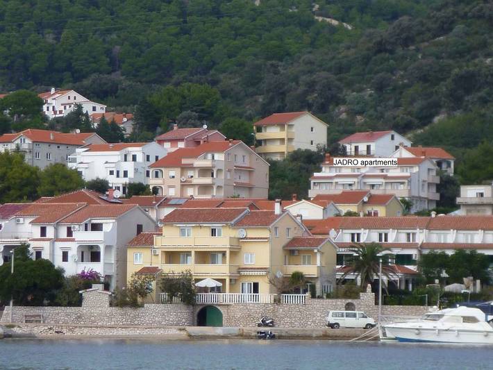 Ganze Ferienwohnung, Ferienwohnung mit Terrasse und Klimaanlage in Barbat na Rabu, Rab