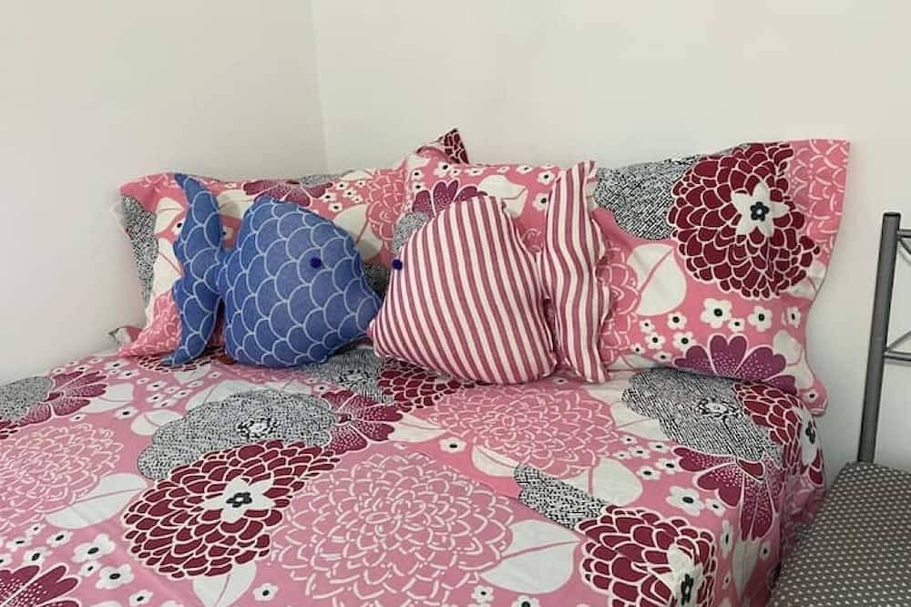 Entire apartment, 55 Via Roma. Apartment in the historic center a stone's throw from the sea. in Lipari