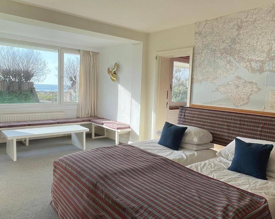 South View - West Wittering beach house with direct beach access in West Wittering Beach, West Wittering
