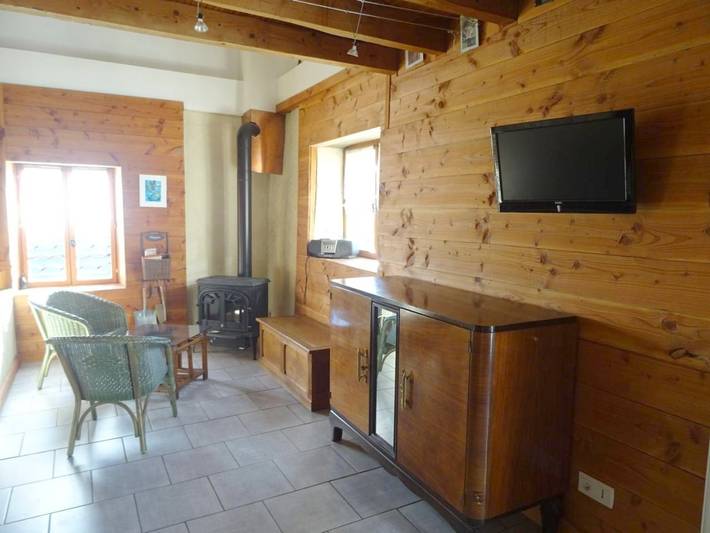 Location de vacances pour 3 personnes, avec vue ainsi que sauna et jardin, animaux acceptés à Saint-André-d'Apchon - 2
