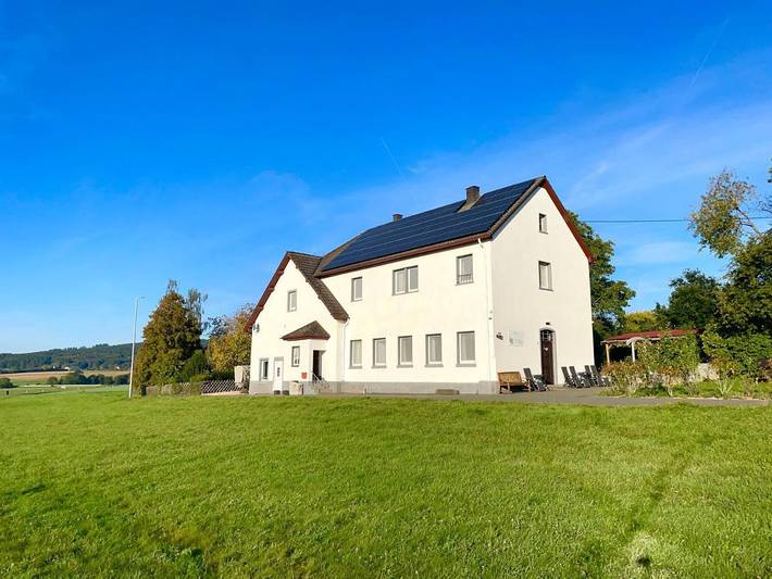 Ferienhaus für 22 Personen, mit Sauna und Ausblick sowie Pool und Garten, mit Haustier