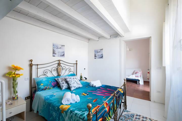 Ferienhaus 'Via Giuseppe Di Vittorio' mit Klimaanlage im Herzen von Porto Cesareo in Porto Cesareo, Golf von Tarent