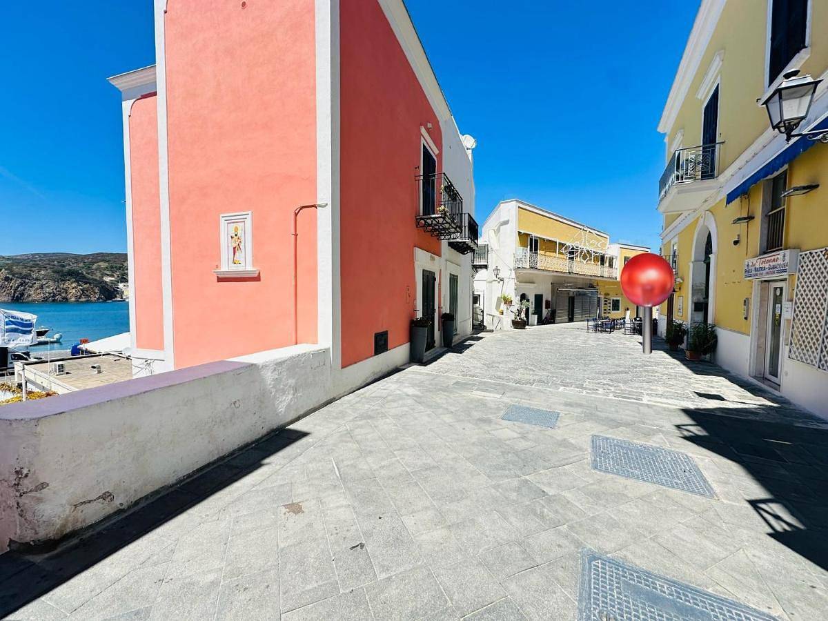Clorinda - Immobilevante in La parata, Ponza