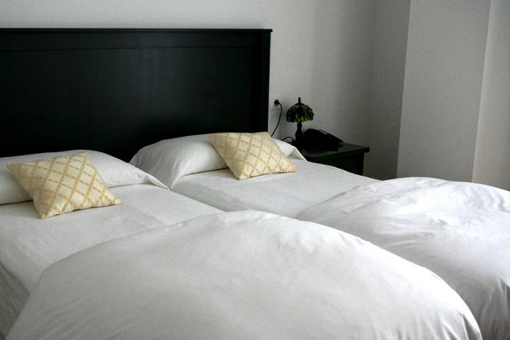 Hotel para 2 personas, con jardín y vistas al lago además de terraza y vistas en Provincia de Salamanca - 3