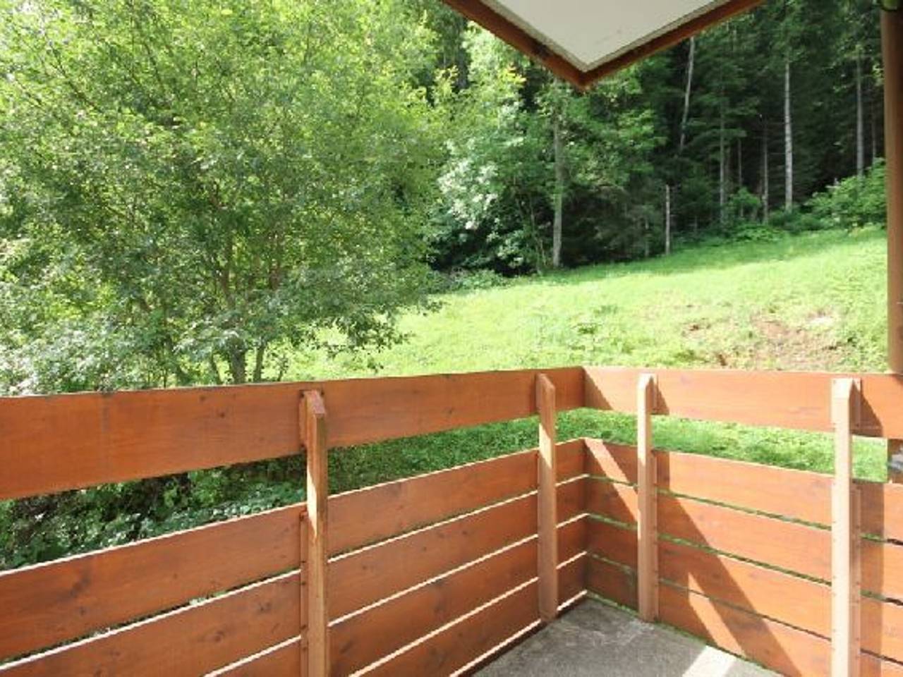 Entire apartment, Mont-Dore: T2 with Balcony, Parking and Wifi in Mont-Dore, Volcans d'Auvergne Regional Nature Park
