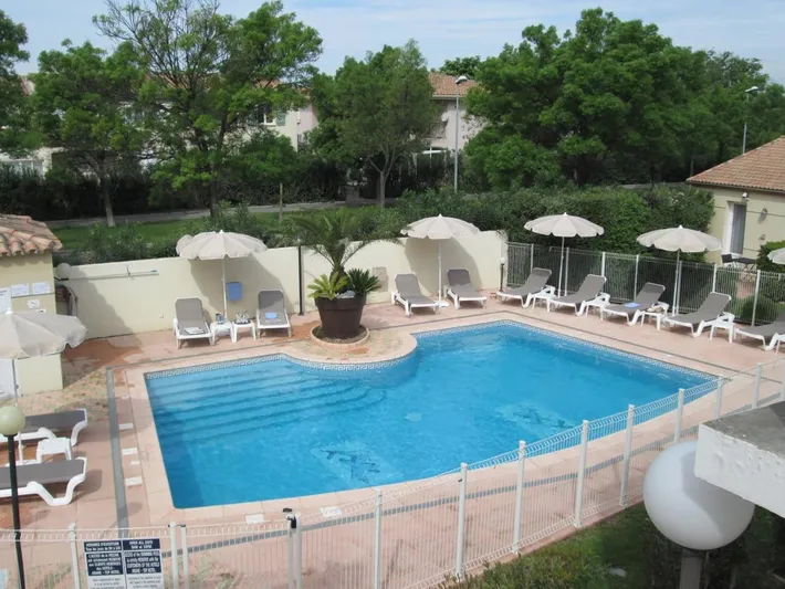 Aparthotel para 2 personas, con jardín y piscina - 1