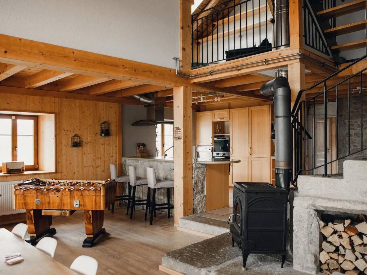 Ganze Wohnung, Wohnung in altem, renoviertem Bauernhaus in Jura & Drei-Seen-Land