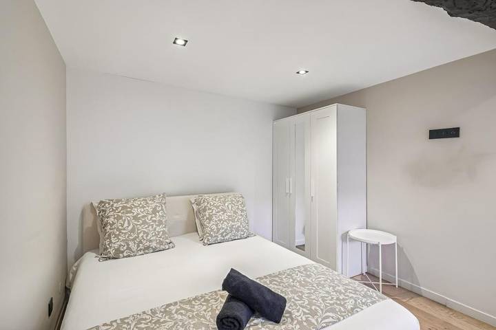 Gîte pour 4 personnes, avec jardin à La Tour-de-Salvagny - 4