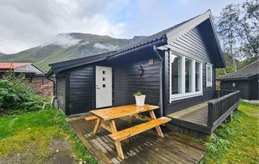 Ferienhaus für 7 Personen, mit Terrasse und Garten in Odda