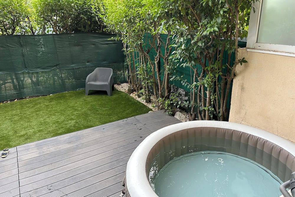 Entire apartment, Apartment with garden and jacuzzi! in Castelnau-le-Lez, Côte d'Améthyste