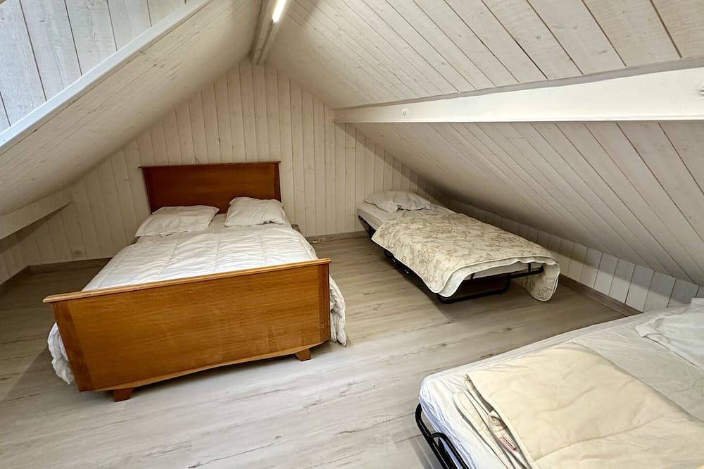 Les Myrtilles Le Mont Dore 6pers in Mont-Dore, Parc naturel régional des Volcans d'Auvergne