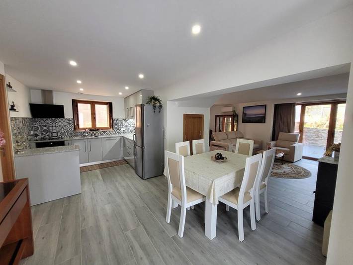 Location de vacances pour 9 personnes, avec jardin ainsi que vue et piscine à Proença-a-Nova - 3