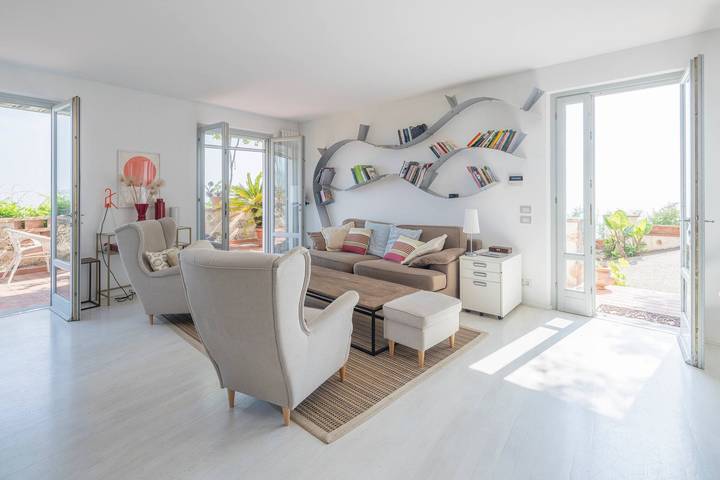Villa per 8 persone, con balcone e idromassaggio nonché giardino in Pietrasanta
