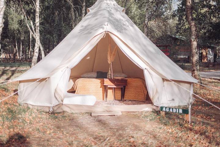 Location de vacances pour 2 personnes, avec vue ainsi que terrasse et jardin, animaux acceptés dans Lac de Passy