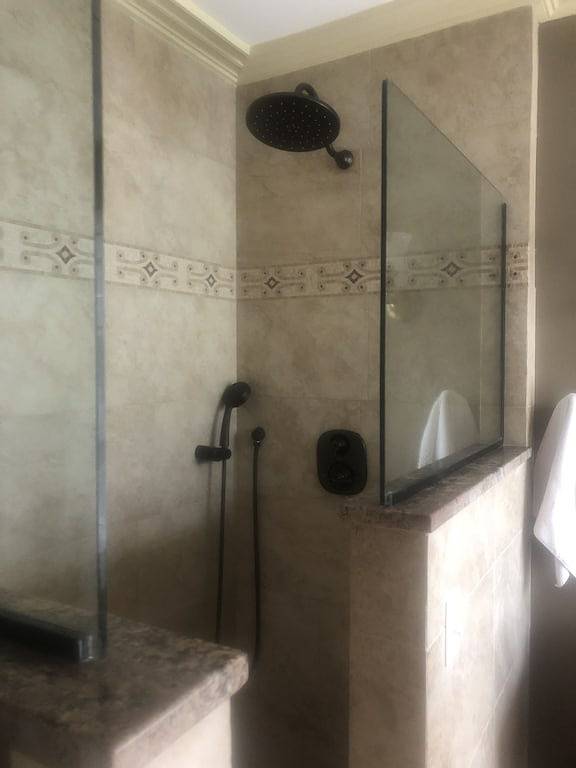 Historic home in downtown Mystic-1 block from green, river, shops & restaurants in Mystic, Connecticut