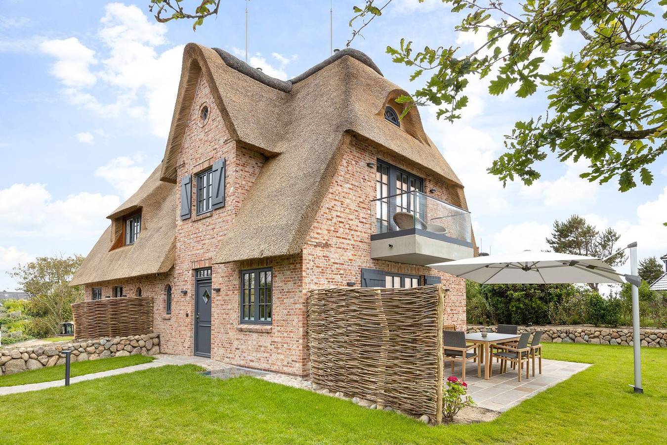 Hausteil im Ug, Eg, Og, Dg ca. 140m² Nutzfläche, keine Haustiere erlaubt. in Wenningstedt, Sylt