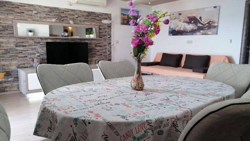 Apartament wakacyjny dla 7 osób, z balkon w Trogir