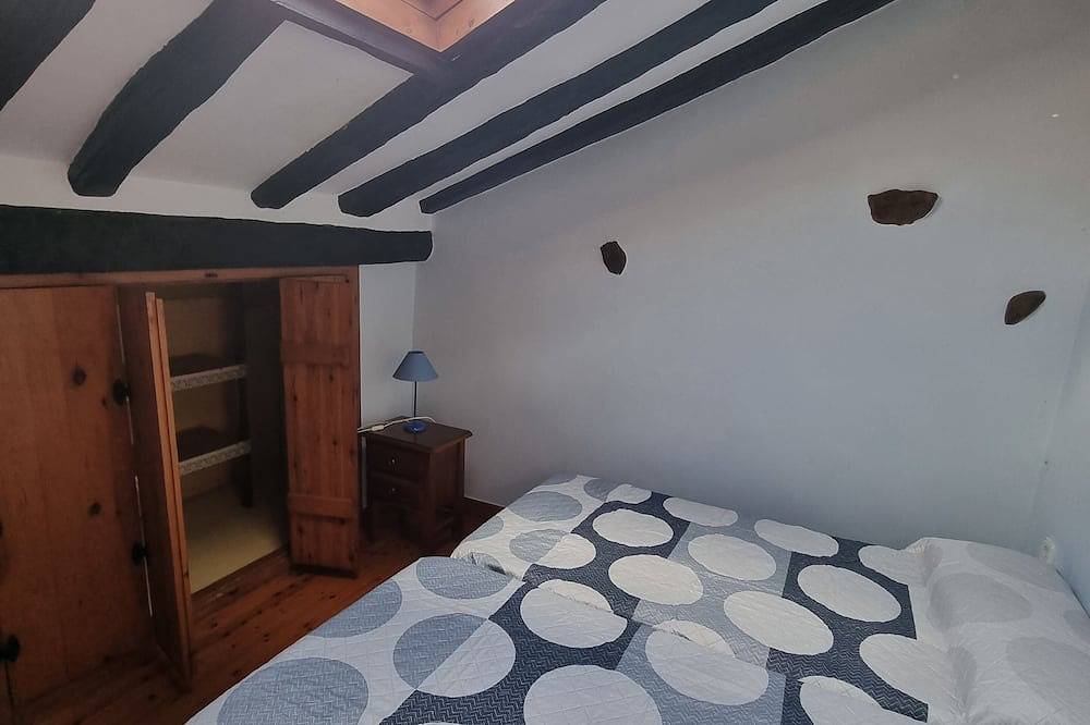 La Jomeruca. Casa de pueblo cerca de playa y montaña in Reocín, Costa de Cantabria