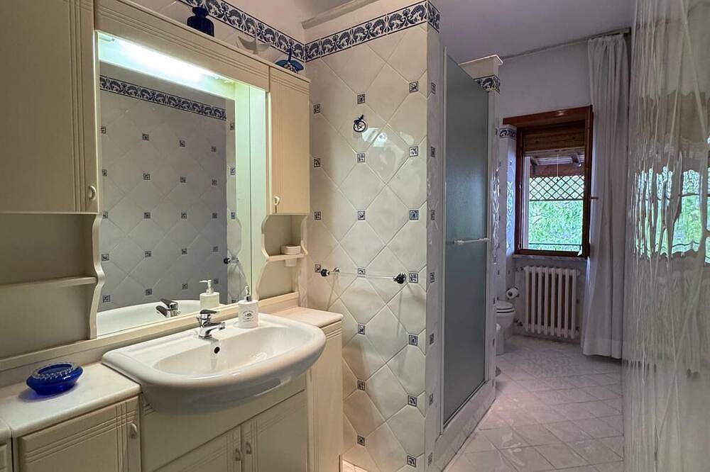 Benesié- Elegant villa with castle view in Monte San Giovanni Campano, Frosinone Provinz