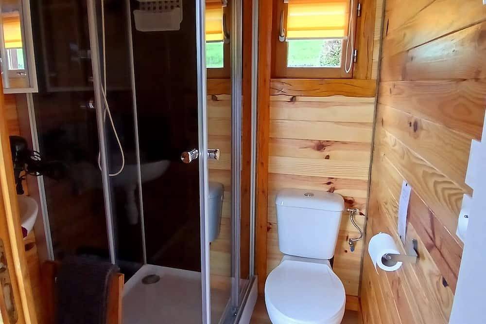 Cabane chouette - séjour féerique pour 4 personnes in Amoncourt, Haute-Saône