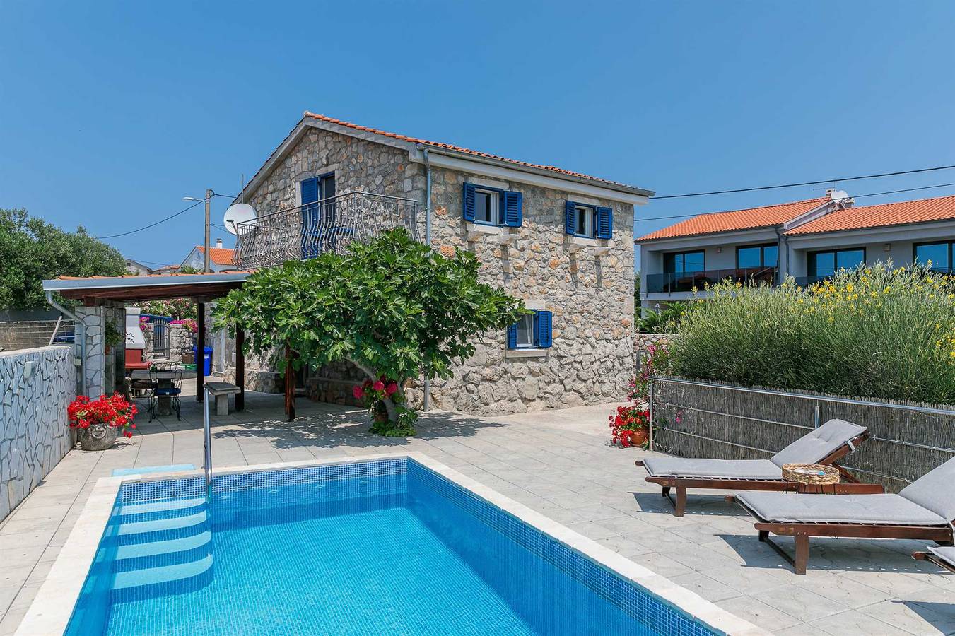 Ganze Wohnung, Ferienhaus Galovic mit privatem Pool in Brzac, Krk
