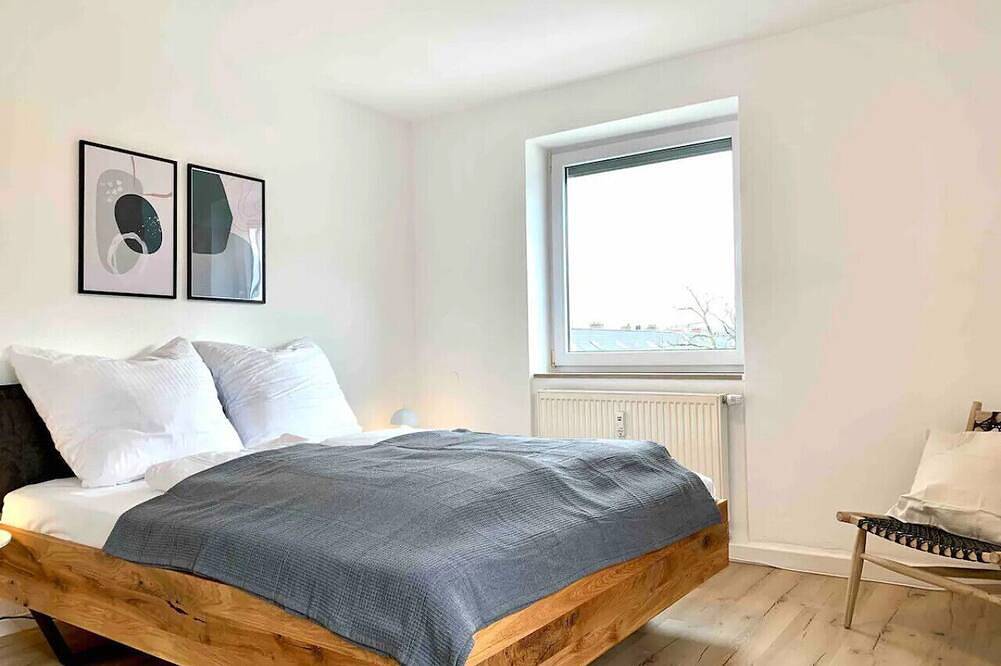 Entire apartment, Modern 2-Bedroom Apartment Near Messe | 2-4 Guests in Augsburg, Bavarian Swabia
