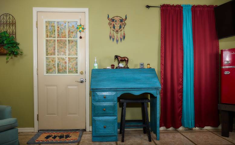 Pleasant Days Lodging Southwest Cottage in Homosassa Springs, Citrus County