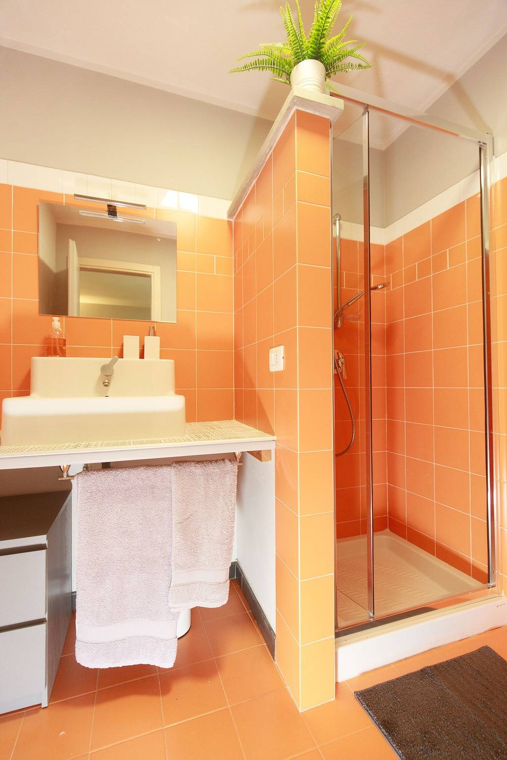 Ganze Wohnung, Apartment 'Gipsy Rose - Pink Rose' mit Bergblick, Gemeinschaftsgarten und Wlan in Sarzana, Naturpark Montemarcello-Magra-Vara