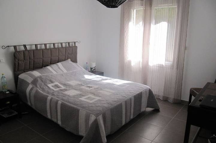 Location de vacances pour 8 personnes, avec jardin et balcon à Euzet - 4