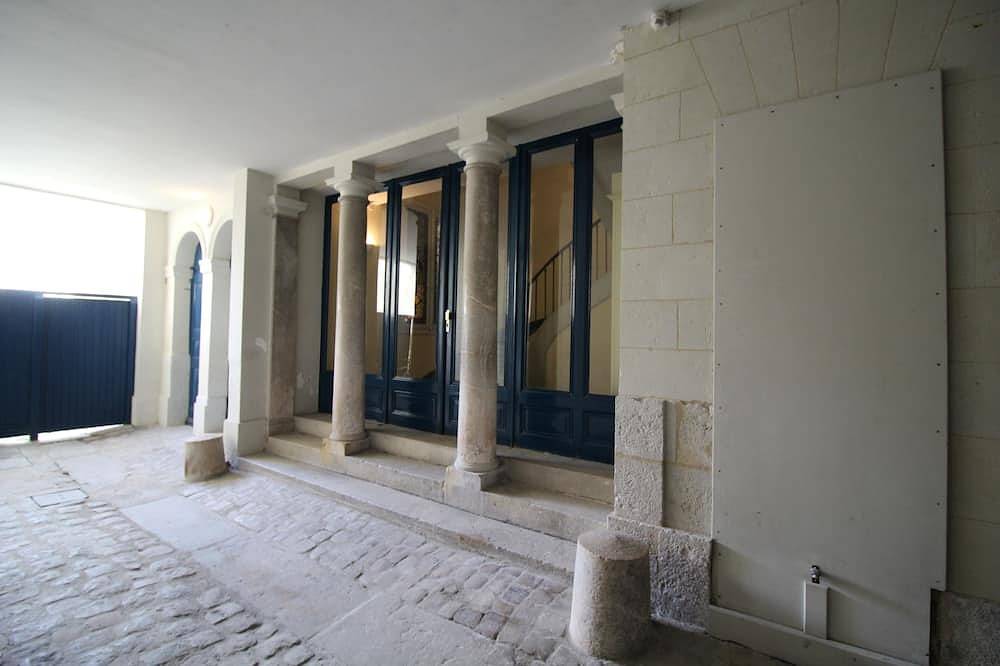 Appartement entier, 250 m2 de charme, au coeur du vieux Saumur en bord de Loire. Vues uniques in Saumur, Vallée de la Loire