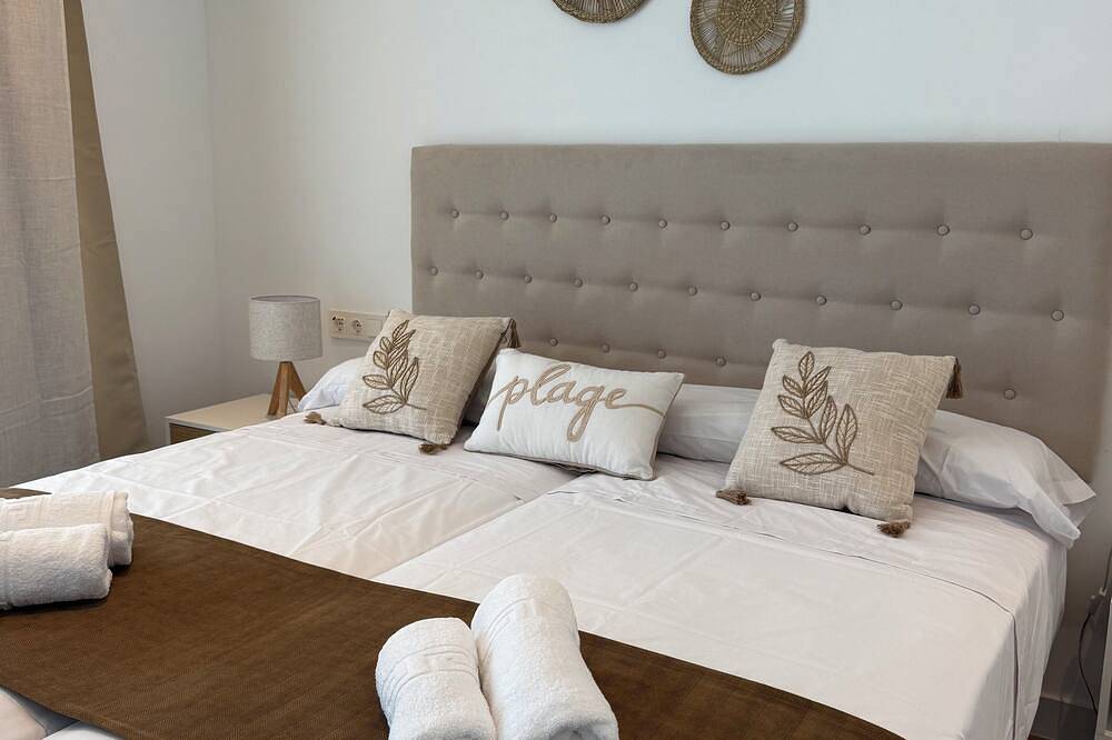 Geheel appartement, Luxury apartment with sea views and Free Vip access to Lagoon in Estepona. in Alcazaba Lagoon, Casares