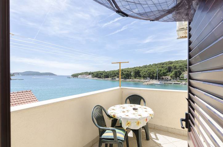 Ganze Wohnung, Apartment Mirni by the sea in Prvić Luka (Kroatische Adria), Prvić Luka