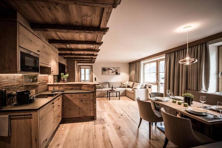 Ferienwohnung für 4 Personen, mit Balkon und Garten sowie Sauna und Ausblick im Lechtal