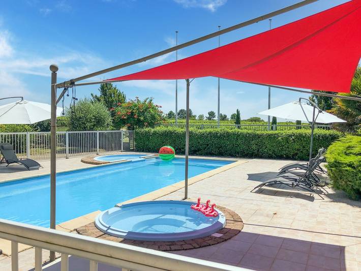 Château pour 12 personnes, avec jardin et terrasse ainsi que jacuzzi et piscine en Nouvelle-Aquitaine - 2