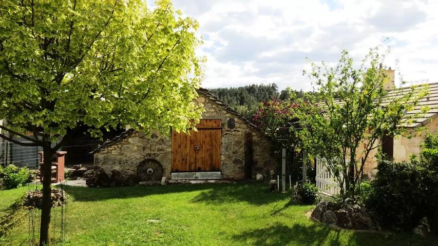 Gîte pour 4 personnes, avec piscine et jardin à Laval-du-Tarn - 2