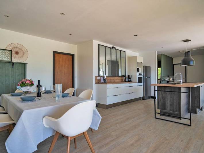 Location de vacances pour 6 personnes, avec piscine et terrasse à Dausse - 3