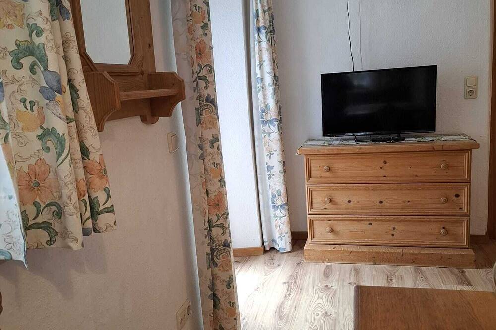 Ganze Wohnung, Ferienwohnung Hochgern 42 m², 2-3 Personen, 1 sep. Schlafzimmer, Balkon, Wlan in Unterwössen, Bayerische Alpen